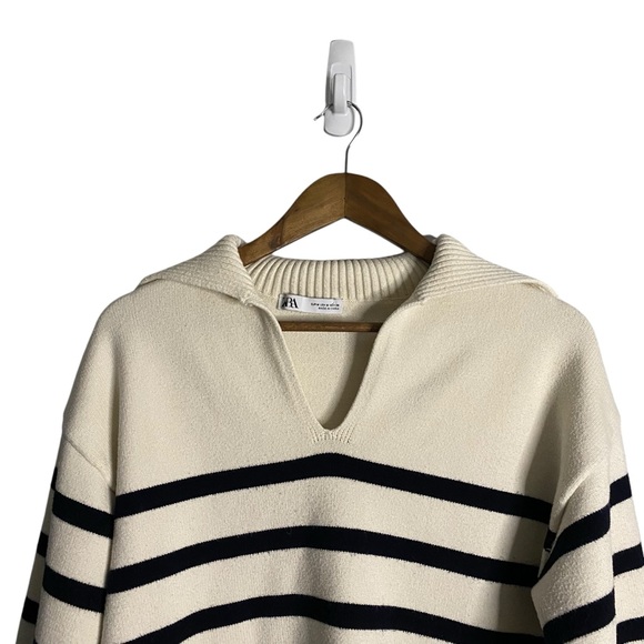 Zara Women's Cream/Navy Striped Sweater - Picture 2 of 8
